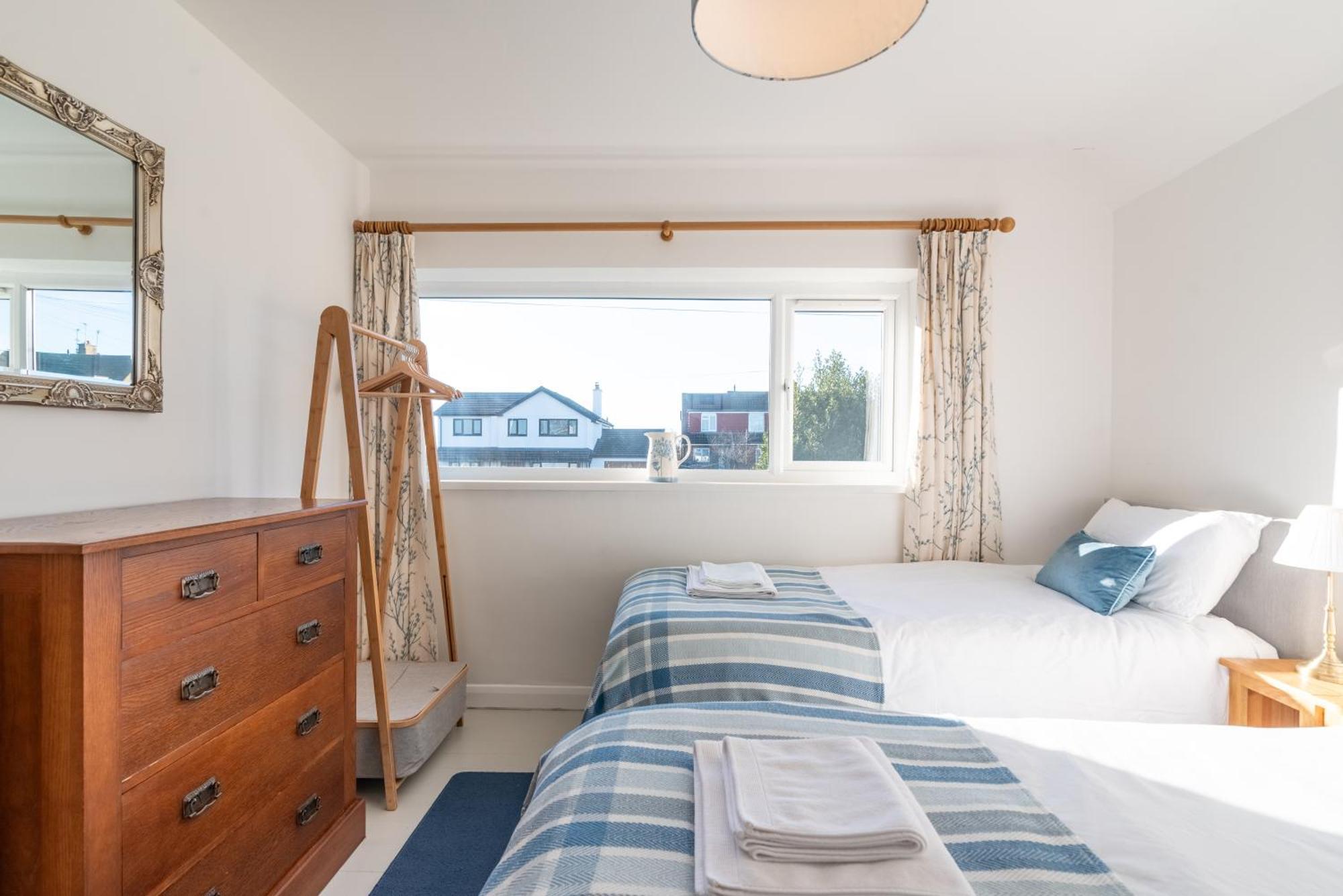 Port View House 3-Bedroom Self Catering Family Home With Garden Near Cardiff Eksteriør billede