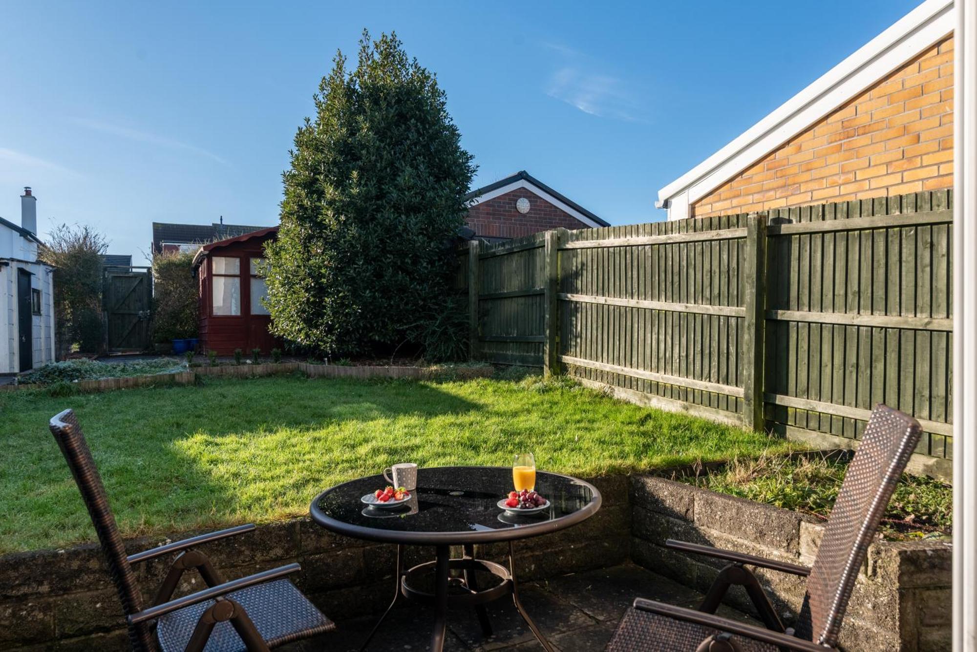 Port View House 3-Bedroom Self Catering Family Home With Garden Near Cardiff Eksteriør billede